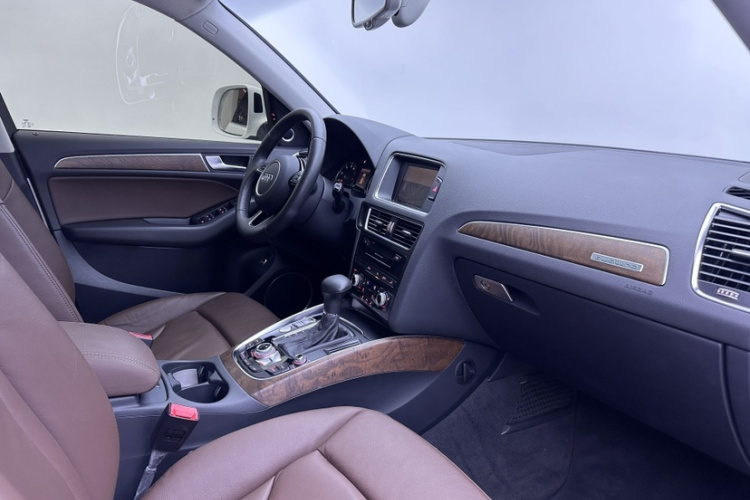 奥迪Q5 2013款 40 TFSI 舒适型中控内饰7004