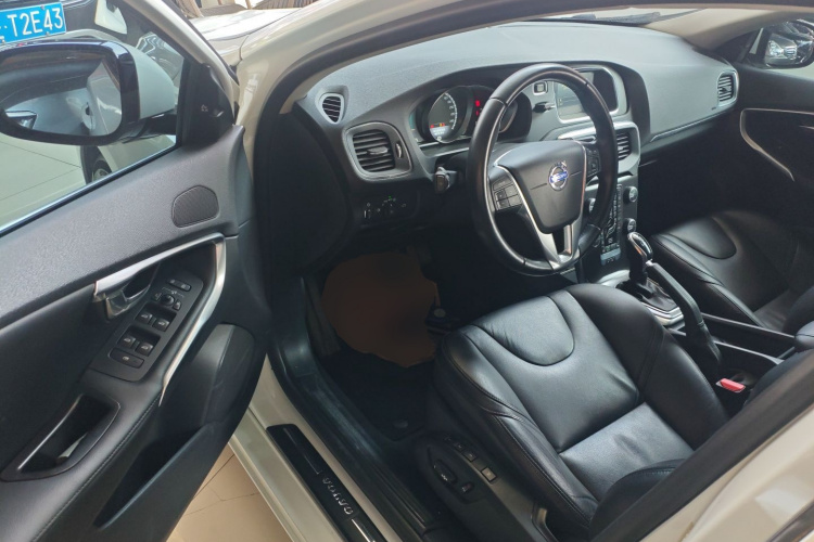 沃尔沃V40 2015款 1.6T 智雅版中控内饰7003