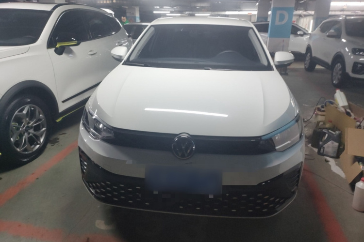 大众 朗逸 2025款 新锐 1.5L 出众新逸版车身外观2