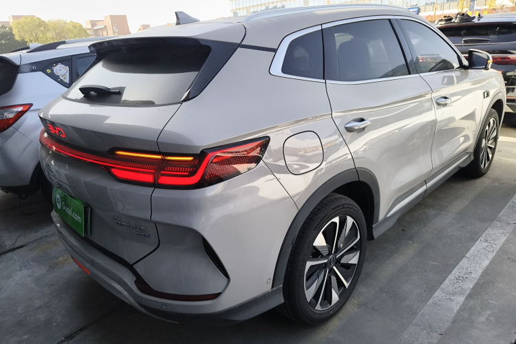 比亚迪 宋PLUS新能源 2025款 DM-i 智驾版 112KM 尊荣型车身外观7