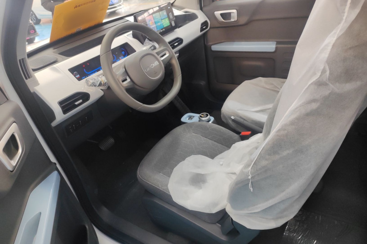 吉利银河 2024款 熊猫mini 200km 耐力熊中控内饰19