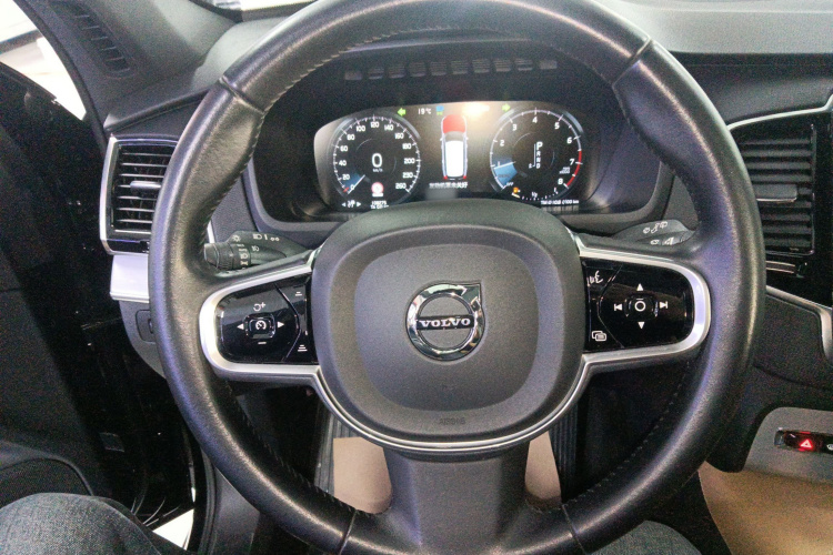 沃尔沃XC90 2017款 T6 智逸版 7座中控内饰13