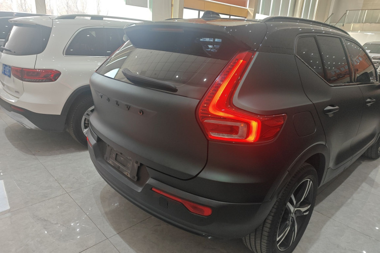 沃尔沃XC40 2021款 T4 四驱智远运动版车身外观6