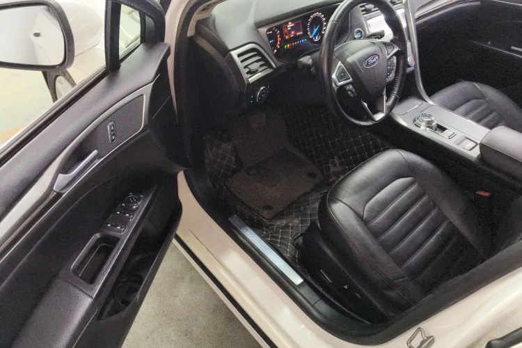 福特 蒙迪欧 2018款 EcoBoost 180 时尚型中控内饰20