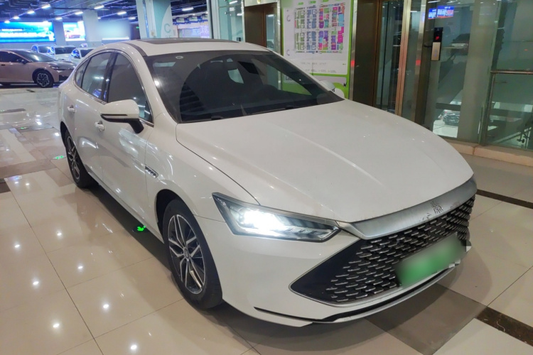 比亚迪 秦PLUS 2021款 DM-i 55KM 旗舰型车身外观3