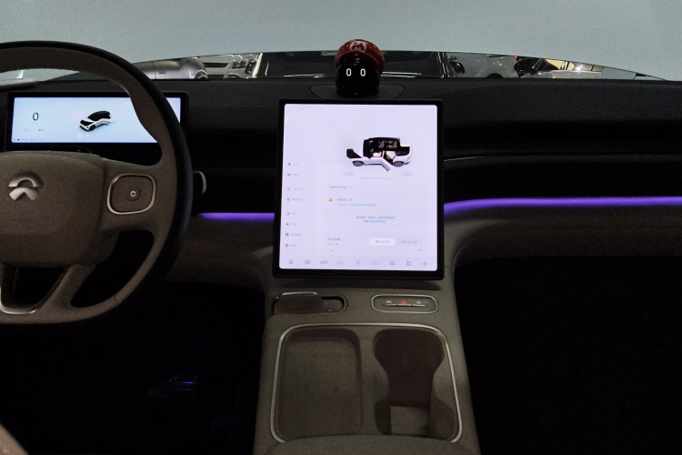 蔚来ES6 2024款 75kWh中控内饰7002