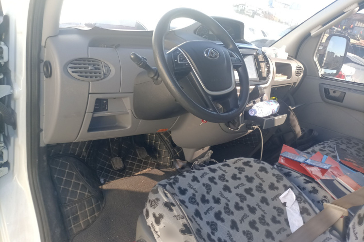 上汽大通MAXUS 新途V80 2021款 2.0T 手动经典城配王短轴中顶3座中控内饰12