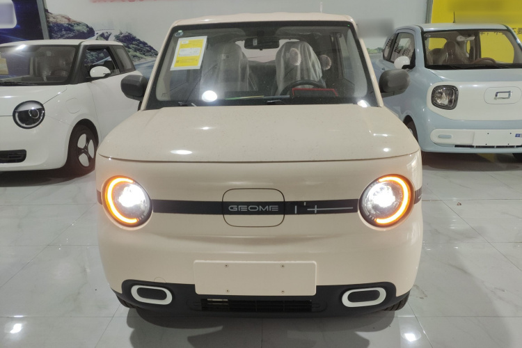 吉利银河 熊猫 2025款 210km 元气熊车身外观2