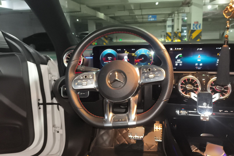 奔驰CLA 2021款 CLA 200 猎跑车中控内饰13