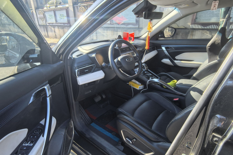 吉利汽车 2022款 博越X 1.8TD DCT智慧型中控内饰7001