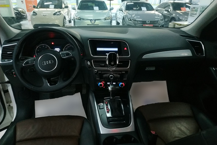 奥迪Q5 2016款 40 TFSI 技术型中控内饰7002