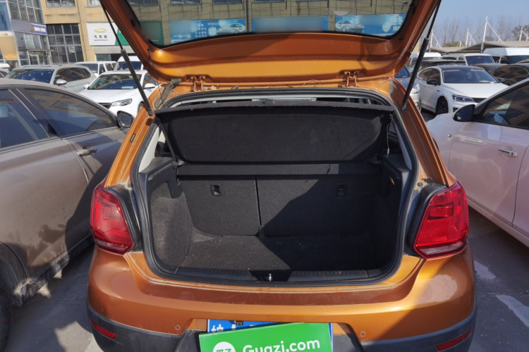 大众 2018款 1.5L Cross Polo 自动机舱底盘23