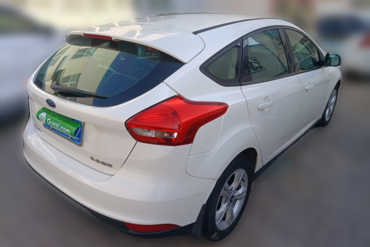 福特 福克斯 2015款 两厢 1.6L 自动舒适型车身外观7