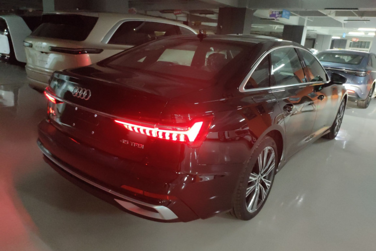 奥迪A6L 2026款 45 TFSI 臻选动感型车身外观6005