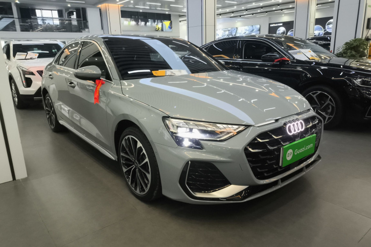 奥迪A3 2025款 A3L Limousine 35TFSI 飞驰尊享型 +豪华臻选包车身外观3