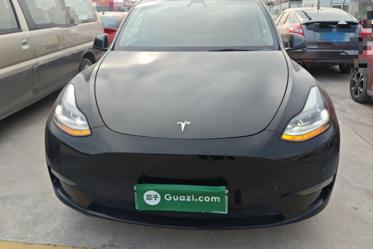 特斯拉 Model Y 2021款 标准续航后驱版车身外观2
