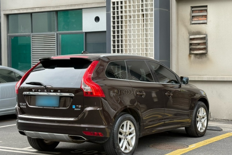 沃尔沃XC60 2017款 T5 智进版车身外观6005