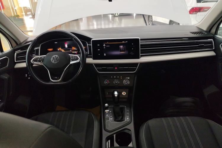 大众 途观L 2022款 330TSI 自动两驱舒享版中控内饰7002
