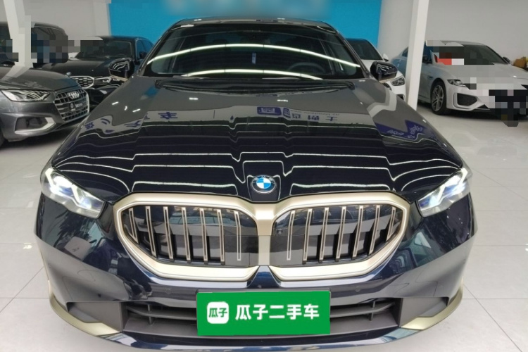 宝马5系 2024款 530Li 尊享型 豪华套装车身外观6001