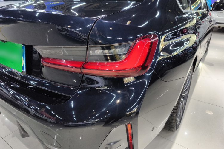 宝马3系 2024款 325Li M运动套装车身外观6001