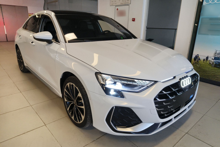 奥迪A3 2025款 A3L Limousine 35TFSI 飞驰尊享型 +豪华臻选包车身外观3