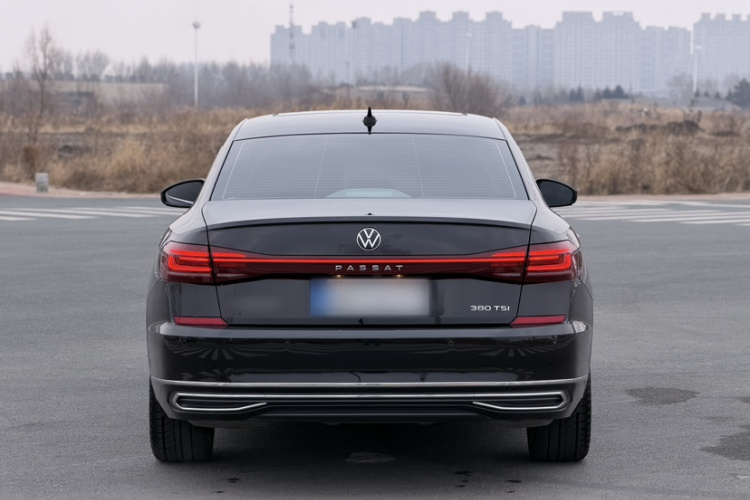 大众 帕萨特 2025款 出众款 380TSI 星空龙腾版车身外观6006