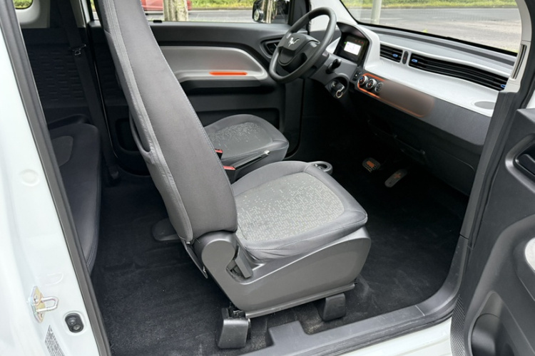 五菱汽车 宏光MINIEV 2022款 轻松款 磷酸铁锂中控内饰7007