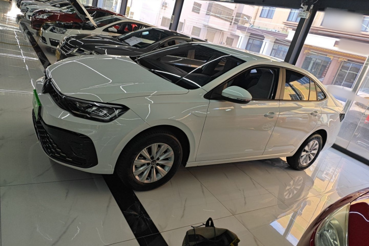 大众 朗逸 2025款 新锐 1.5L 出众新逸版车身外观4