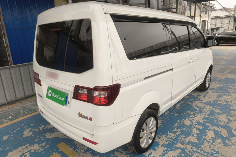 金杯 金海狮M经典 2022款 1.5L 工程狮客车 6座车身外观7