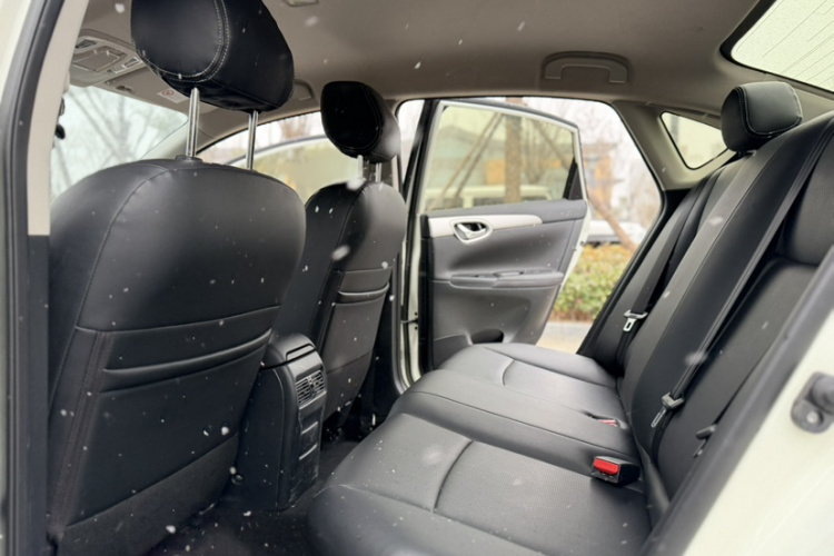 日产 轩逸 2021款 经典 1.6XE CVT舒适版中控内饰7001