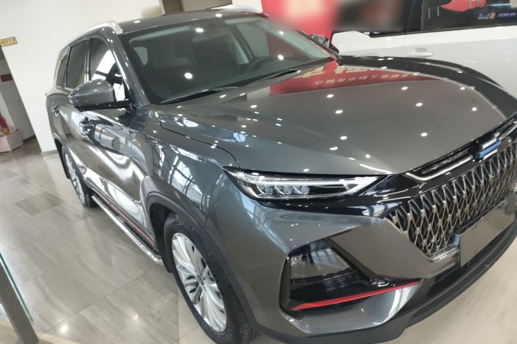 长安欧尚X7 PLUS 2022款 1.5T 蓝鲸版自动尊贵型 7座车身外观3