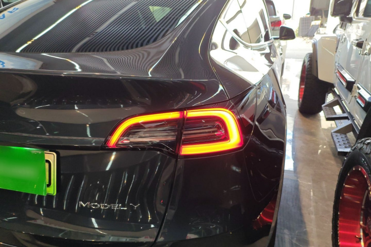 特斯拉 Model Y 2024款 长续航全轮驱动版车身外观6006