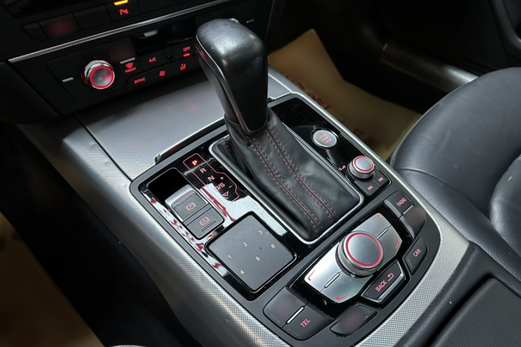 奥迪A6L 2016款 30 FSI 特别版中控内饰7003