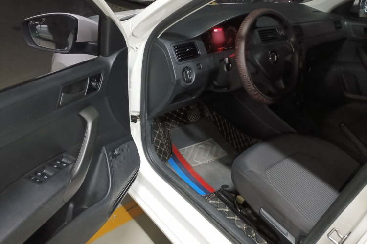 大众 桑塔纳 2018款 1.5L 自动风尚版中控内饰7003