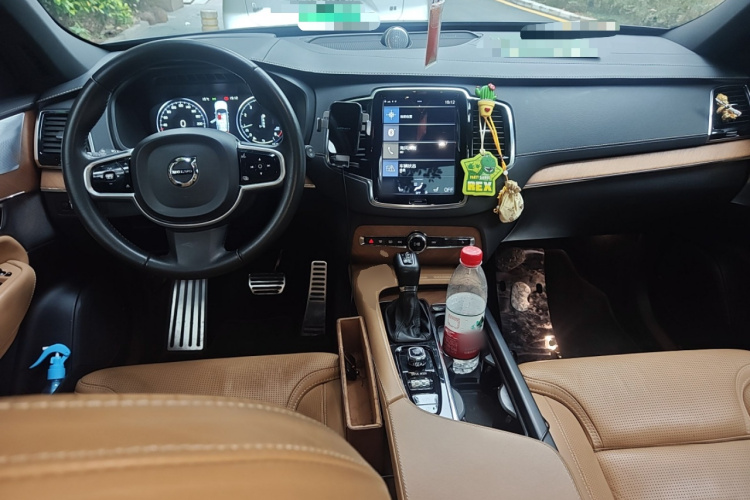 沃尔沃XC90 2018款 T6 智尊版 7座中控内饰12