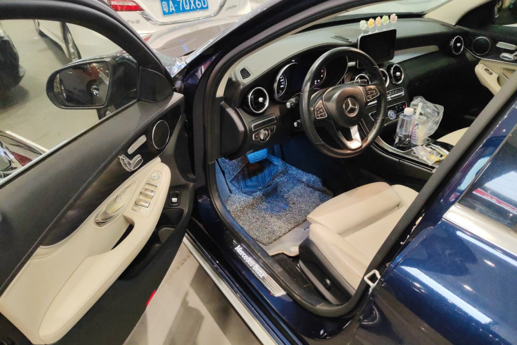 奔驰C级 2015款 C 200 L 运动型中控内饰7003