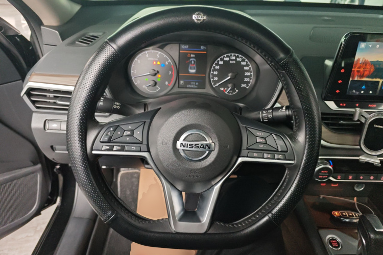 日产 天籁 2021款 2.0L XL 舒适版中控内饰13