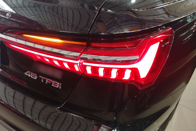 奥迪A6L 2020款 45 TFSI 臻选致雅型车身外观9