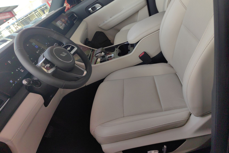 理想汽车 理想ONE 2021款 增程6座版中控内饰19