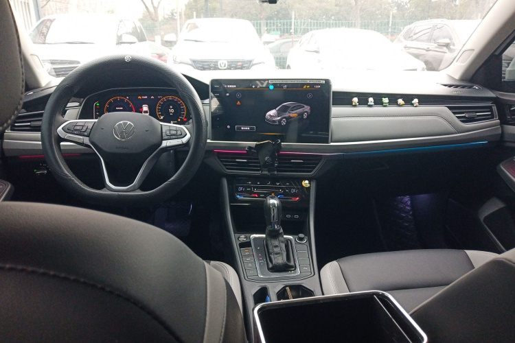 大众 宝来 2023款 300TSI DSG尊行版中控内饰12