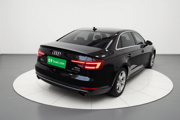 奥迪A4L 2018款 30周年年型 40 TFSI 进取型车身外观7