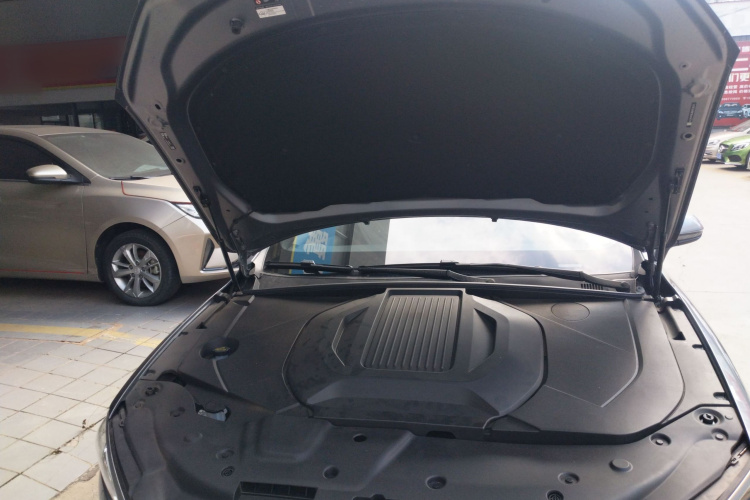 比亚迪 秦PLUS 2024款 荣耀版 EV 510KM领先型机舱底盘24