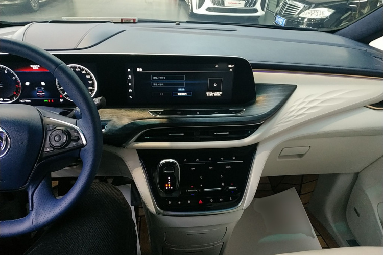 别克GL8 2020款 Avenir艾维亚 四座尊礼版中控内饰12