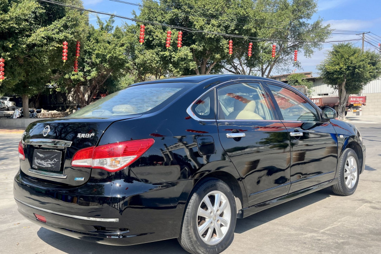 日产 轩逸 2012款 经典 1.6XE 手动舒适版车身外观7