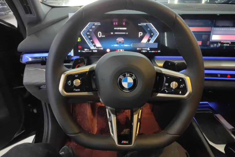 宝马5系 2025款 530Li 尊享型 M运动套装中控内饰13