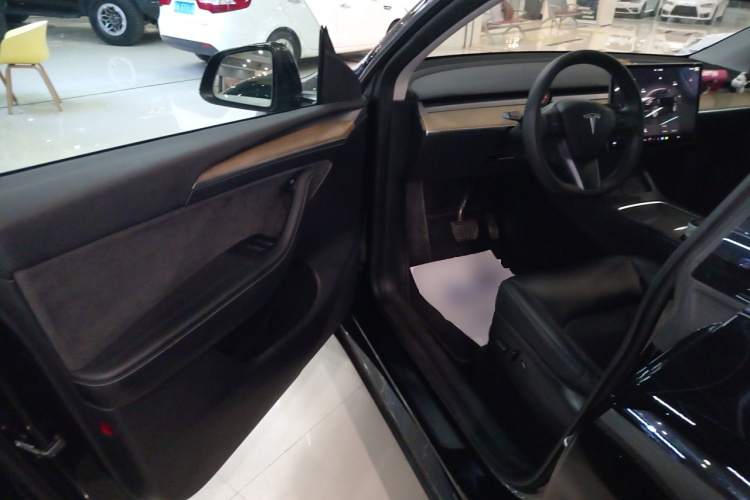 特斯拉 Model Y 2022款 改款 后轮驱动版中控内饰7003