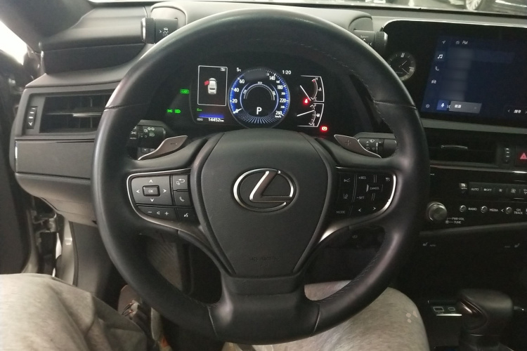 雷克萨斯ES 2022款 300h 卓越版中控内饰13