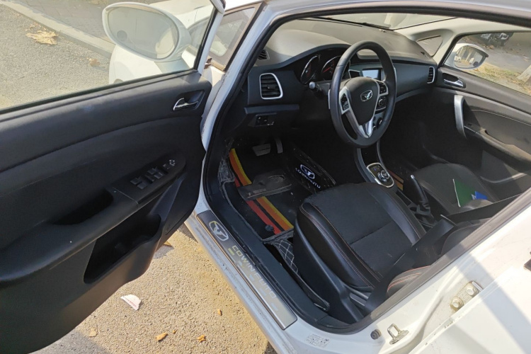 凯翼C3R 2015款 1.5L AMT金钻版中控内饰20