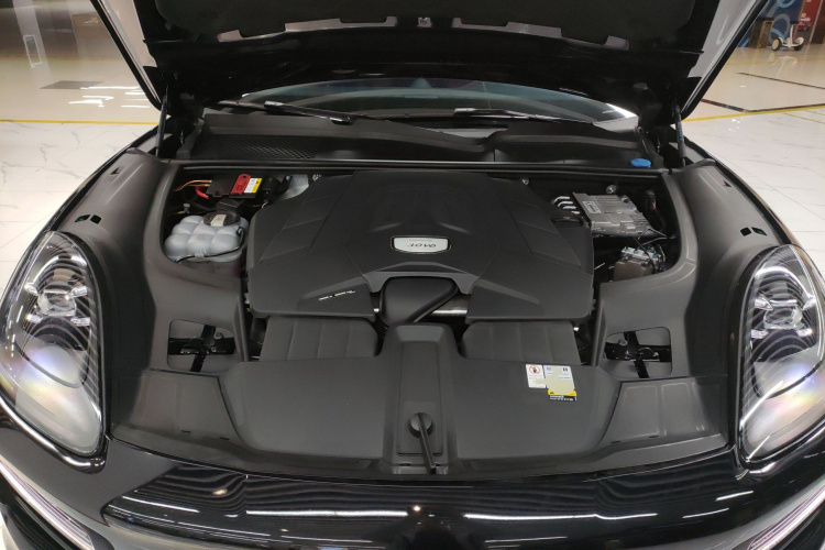 保时捷 2023款 Cayenne 3.0T机舱底盘24