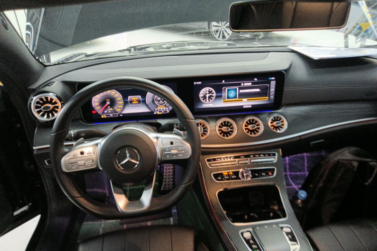 奔驰E级(进口) 2020款 E 260 轿跑车中控内饰12